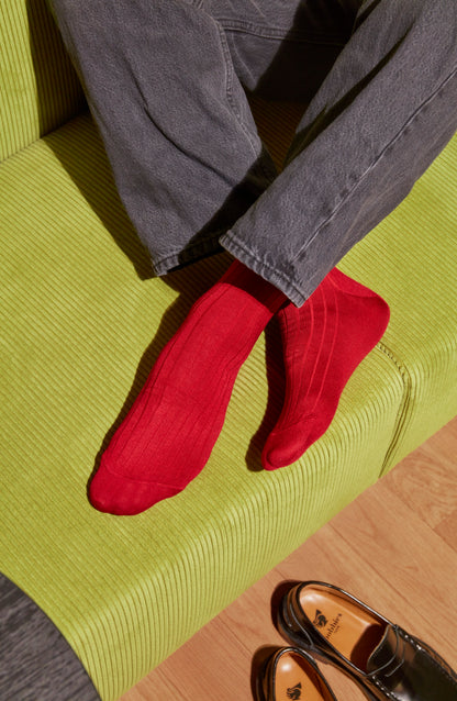 rosso scuro. ribbed